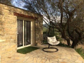 Petite maison en pierre